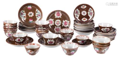A set of Chinese batavia ground and famille rose cups and saucers, 18thC, Diameter 11 - 13 cm / 7 - 8,5 cm