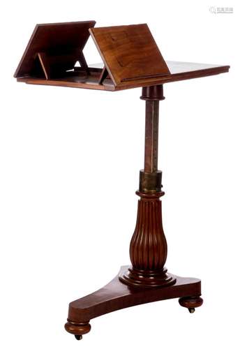 A mahogany adjustable reading desk, probably English, first half of the 19thC, H 102,5 - W 81 - D 47,5 cm