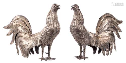 A pair of silver birds (no hallmarks - tested on various spots on silver purity), 20thC, H 24 cm - Total weight: about 3410g