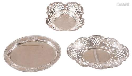 Three silver dishes of which two with ajour, B 13,8 - 17 - 18,3 cm - Total silver weight: about 246g