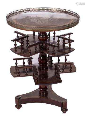 An English Late Victorian revolving bookcase - occasional table, walnut inlaid with brass, H 76,5 cm - Diameter 56 cm