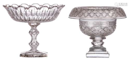 Two fruit bowls in cut crystal, mid 19thC, H 21,5 - 22,5 cm - Diameter 25,5 - 27,5 cm