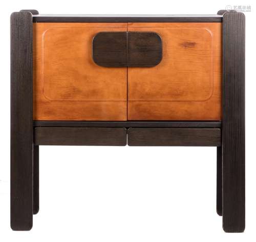 A 60s design bar, tinted oak and doors covered with saddle leather, H 125 - B 133 - D 50,5 cm