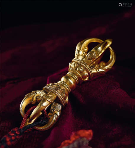 17世纪 西藏官造铜鎏金五股随身杵