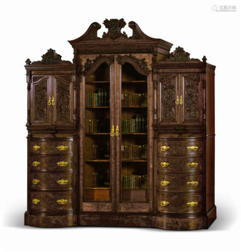约1890年 英国核桃木书柜/展示柜