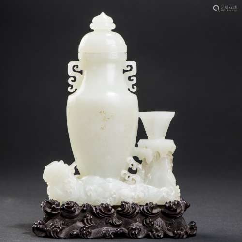 A WHITE JADE VASE AND COVER , QING DYNASTY