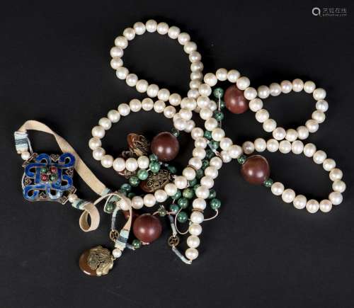 A COURT NECKLACE WITH PEARLS, 19TH CENTURY