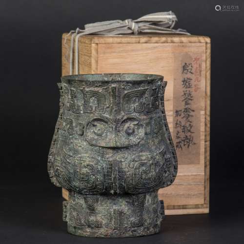 A BRONZE VASE, POSSIBLY SHANG DYNASTY