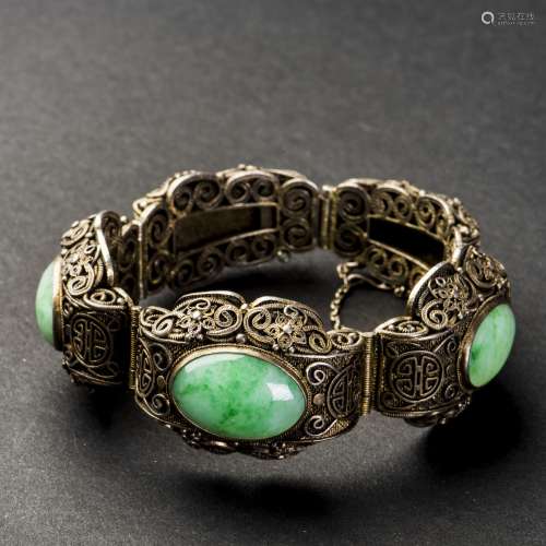 A SILVER ENAMEL BRACELET WITH INLAID JADEITE, EARLY 20TH CENTURY
