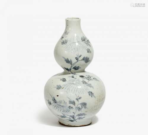 GOURD VASE WITH BUTTERFLIES AND CHRYSANTHEMUM.