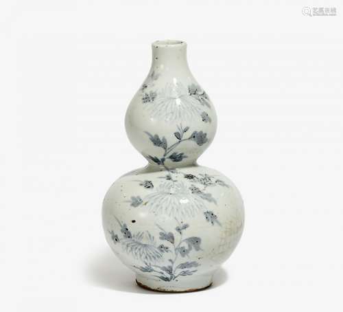 GOURD VASE WITH BUTTERFLIES AND CHRYSANTHEMUM.