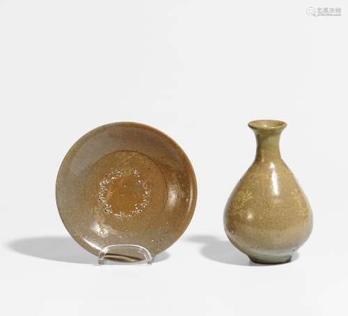 FLAT BOWL AND SMALL BOTTLE.