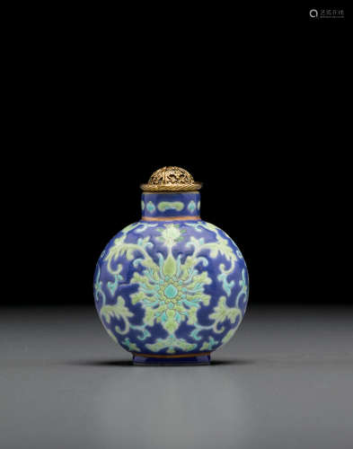 Jingdezhen kilns, Imperial, Daoguang mark and of the period, 1821-1850 A famille rose enameled porcelain snuff bottle