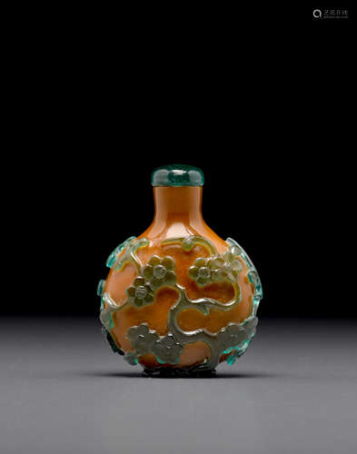 1770-1850 A green overlay brown glass snuff bottle