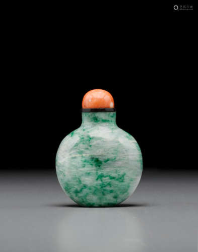1850-1920 A mottled green jadeite snuff bottle