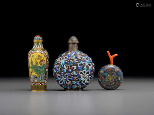 1820-1920 Three enameled metal snuff bottles