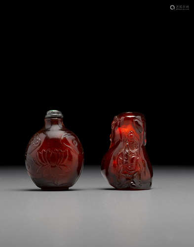 1850-1930 Two carved amber snuff bottles