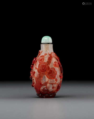 1750-1820 A cranberry-red overlaid 'snowflake' glass snuff bottle