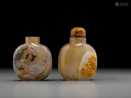 1830-1900 Two carved chalcedony snuff bottles