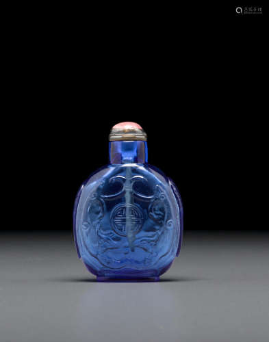 1820-1880 A sapphire blue glass snuff bottle