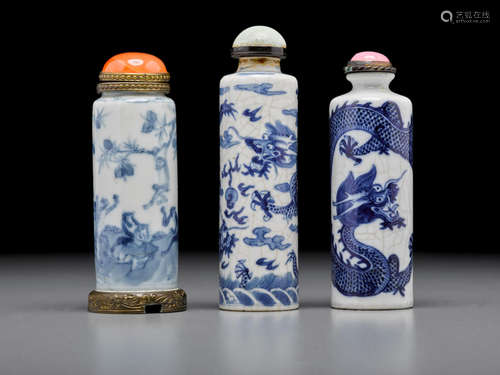 Jingdezhen kilns, 1820-1870 Three blue and white porcelain snuff bottles