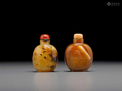 1780-1860 Two carved chalcedony snuff bottles