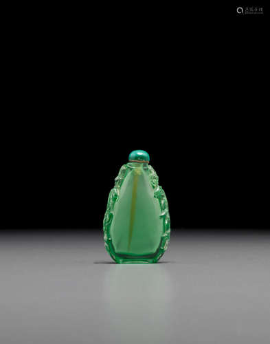 1750-1820 A transparent green glass snuff bottle