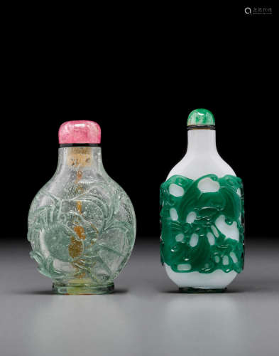 1750-1850 Two green overlaid glass snuff bottles