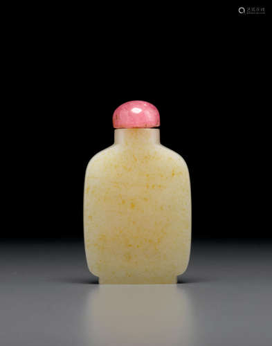 1850-1930 A grayish-white jade snuff bottle with russet skin