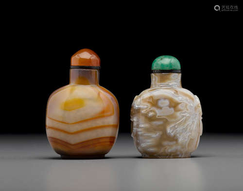 1820-1910 Two well-hollowed agate snuff bottles