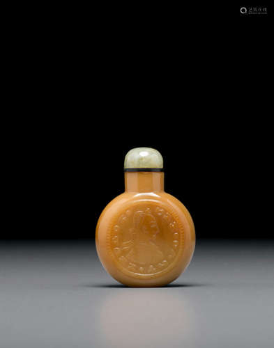 1820-1930 A carved chalcedony 'coin' snuff bottle