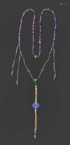 朝珠，串紫水晶，玉髓及琉璃珠。