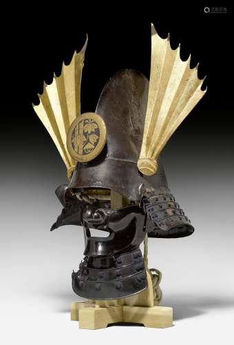 EBOSHI KABUTO MIT WAKIDATE UND MENPO (MASKE).