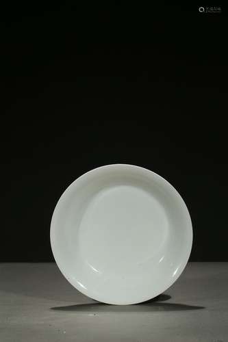 A white glazed dish