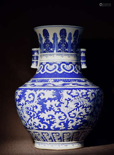 Chinese Blue White Porcelain Vase - Stylized Pheonix Scene