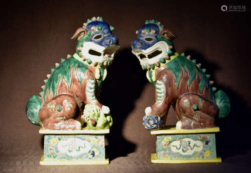Pair Chinese Famille Verte Export Porcelain Foolion
