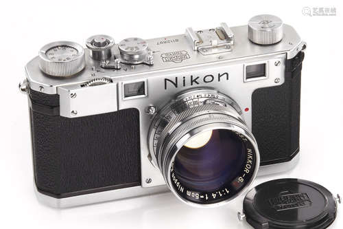 Nikon S chrome