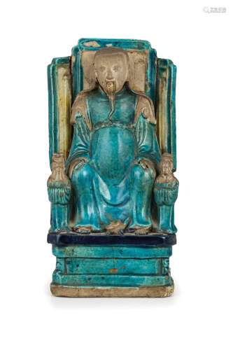 A GRES TURQUOISE FIGURE WITH TWO ACOLYTES, CHINA, MING DYNASTY 17TH CENTURY