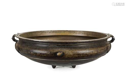 A RARE IMPRESSIVE AND MASSIVE BRONZE CENSER BURNER, CHINA, LATE MING DYNASTY (1368-1644)