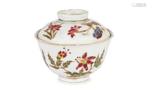 A SMALL 'FAMILLE ROSE' PORCELAIN BOWL AND COVER, CHINA, 20TH CENTURY