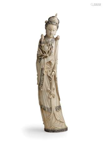 20TH CENTURY (2)Estimate € 700-1,200A LARGE IVORY FIGURE OF IMMORTAL, CHINA, FIRST HALF 20TH CENTURY