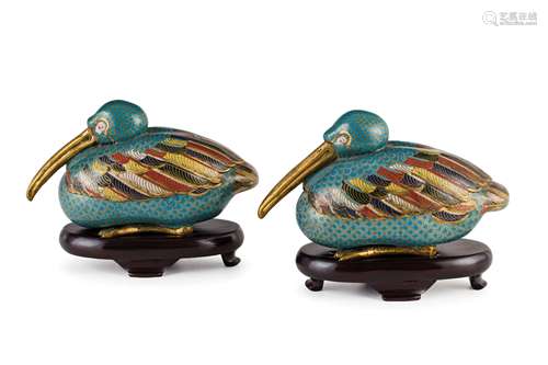 A PAIR OF BRONZE CLOISONNÉ BIRD SHAPED CENSERS, CHINA, LATE QING DYNASTY(2)