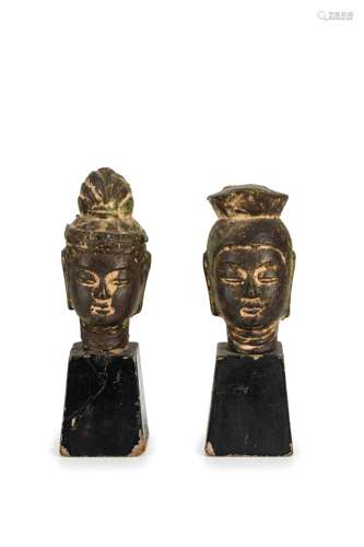 TWO SMALL BRONZE HEADS, CHINA, 18TH CENTURY (2)