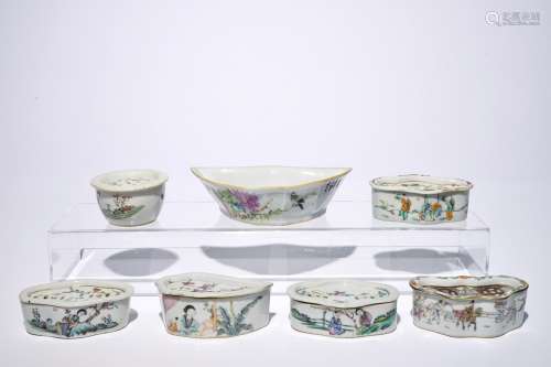 Six Chinese qianjiang cai cricket boxes and a bat-shaped bowl, 19/20th C.