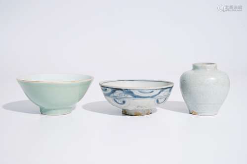 A Chinese blue and white bowl, an incised celadon vase and a celadon bowl, Ming and 19th C.