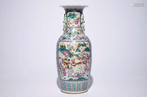 A Chinese famille rose vase with warriors on horseback, 19th C.