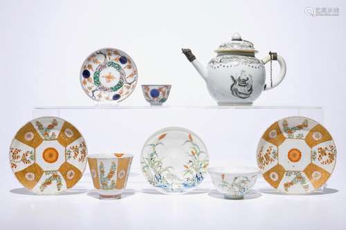 A group of Chinese and Japanese tea wares, incl. a teapot, four cups and three saucers, Kangxi and later