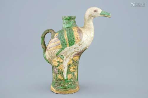 A Chinese verte biscuit crane-shaped ewer, 18/19th C.