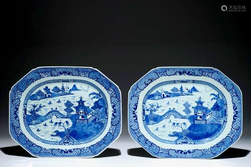 A pair of octagonal Chinese blue and white platters, Qianlong