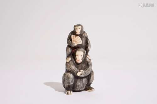 A Japanese ivory okimono of two monkeys, Meiji/Taisho, 19/20th C., signed